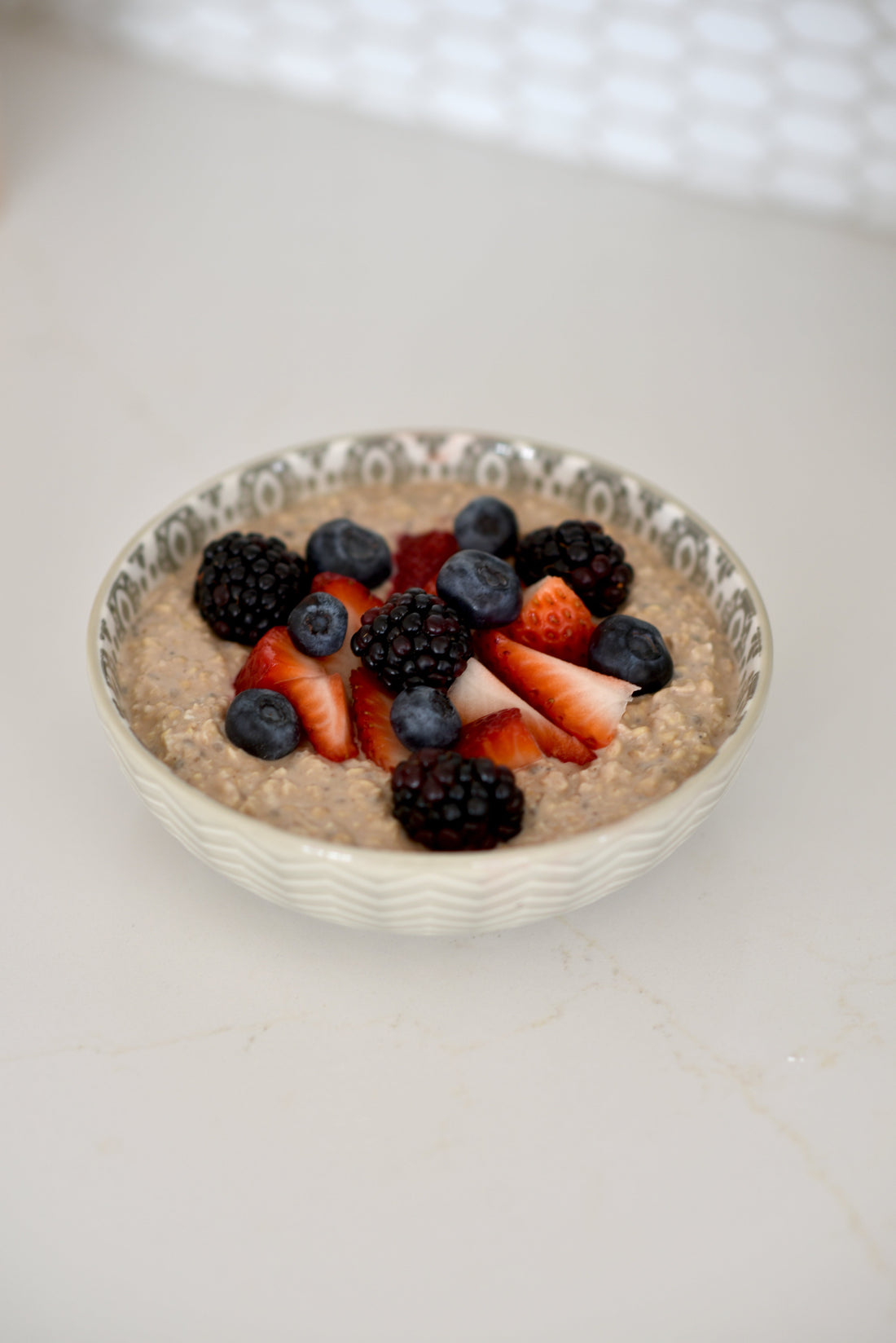 Gruau overnight au chocolat et petits fruits